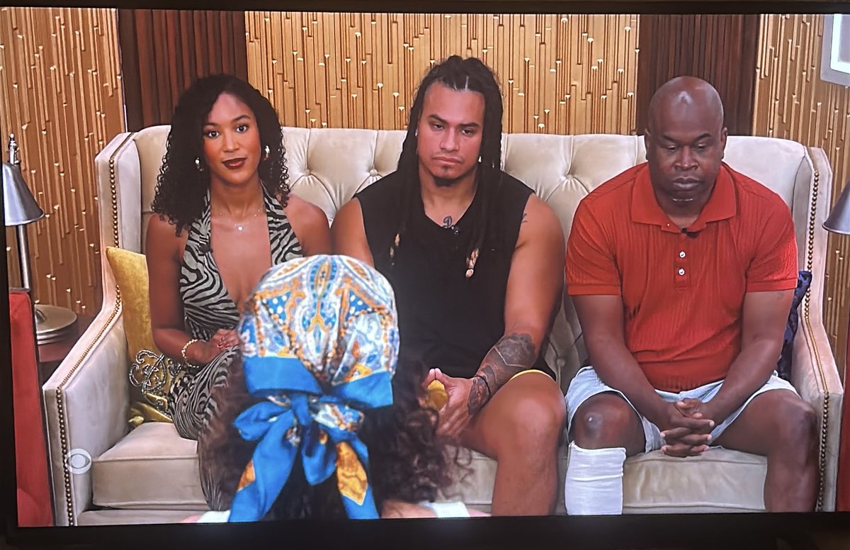 three people of color on the block this is trump’s america 
#bb27