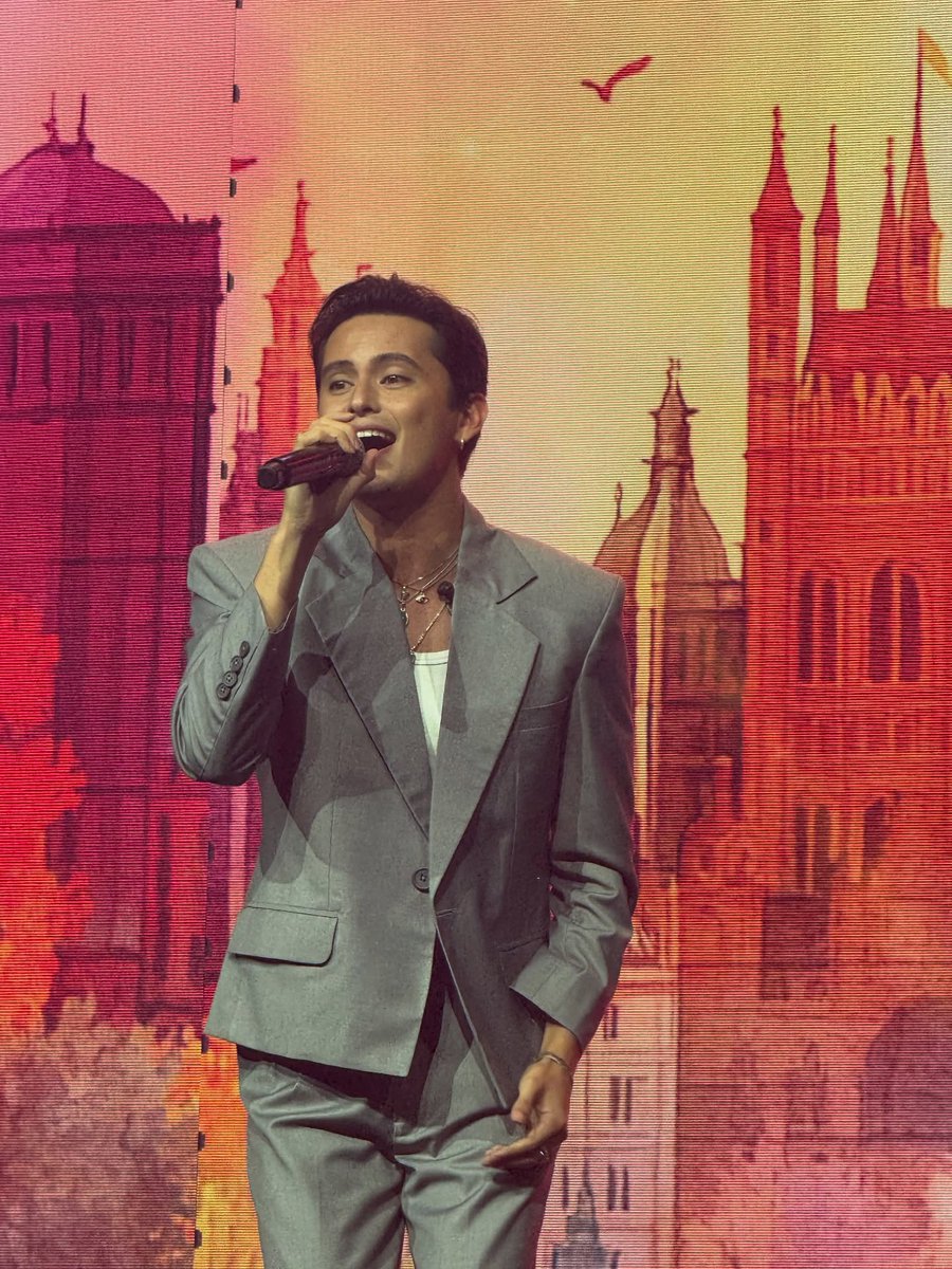 AntoniaMusci's tweet photo. James performing #Randomantic in Asap England ✨⁣😍🇬🇧

#ASAPEngland | #ASAP30 

BLESSED SA ENGLAND

James Reid | #JamesReid | @tellemjaye 

©️andreamaemg (1) https://t.co/j8sv7brFug