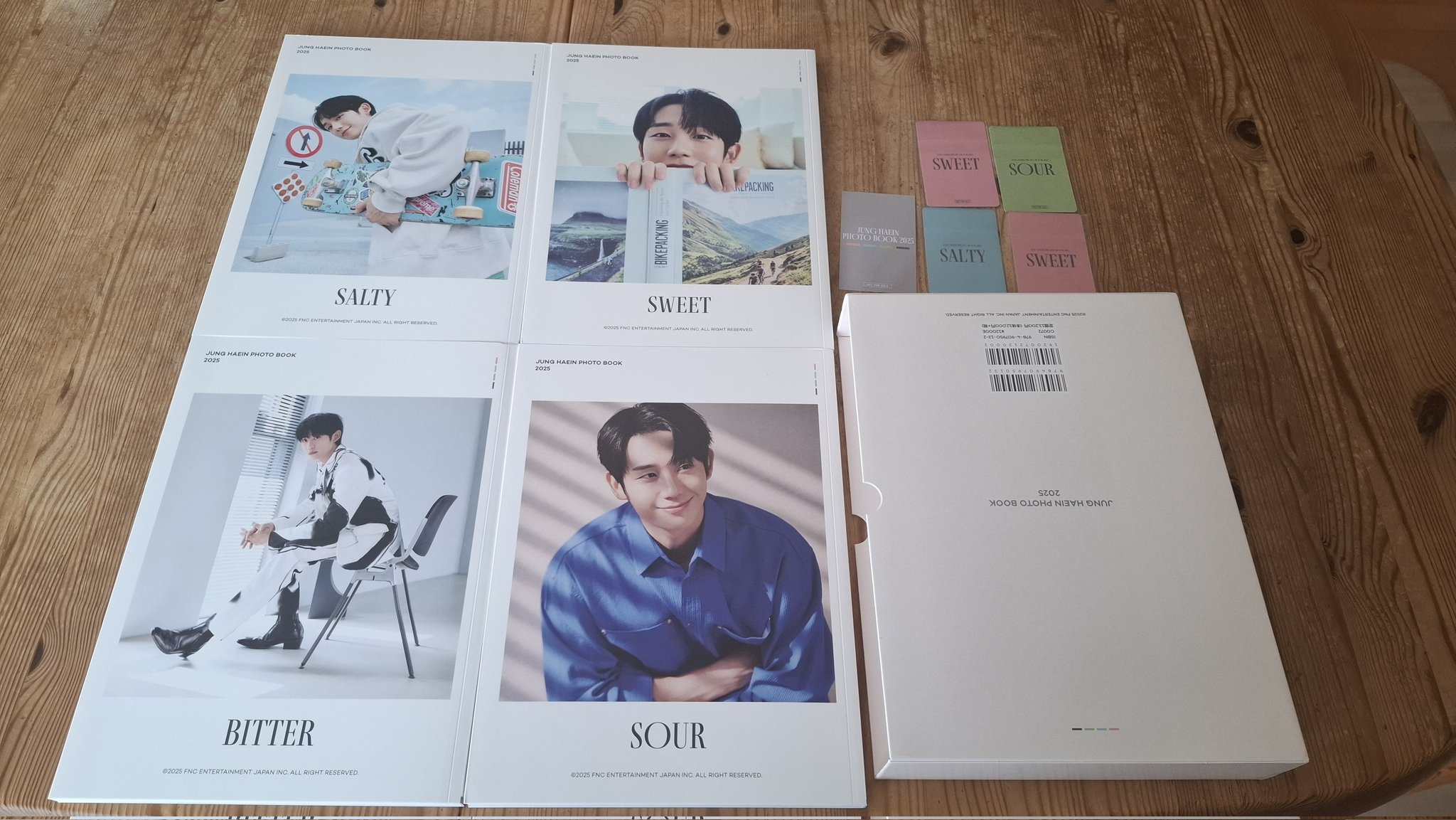 チョンヘイン　デビュー9周年写真集　
チョン・ヘインJung Hae-in丁海寅 チョンヘイン 写真集 2025 チョン・ヘイン PHOTO BOOK 2025 トレカ付き