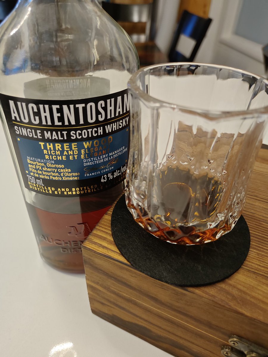 For the 1st of many #WhiskeyWednesdays to come, we're starting with a dear favourite of mine: Auchentoshan's Three Wood. Lovely gas distillery just outside Glasgow, the Three Wood is aged in Bourbon, Oloroso, and Pedro Ximenez Sherry casks. Think cinnamon-y fruitcake. Delicious.