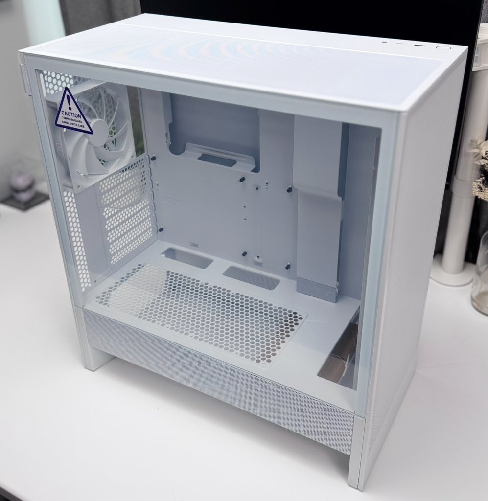 Chanel Tech tweet media