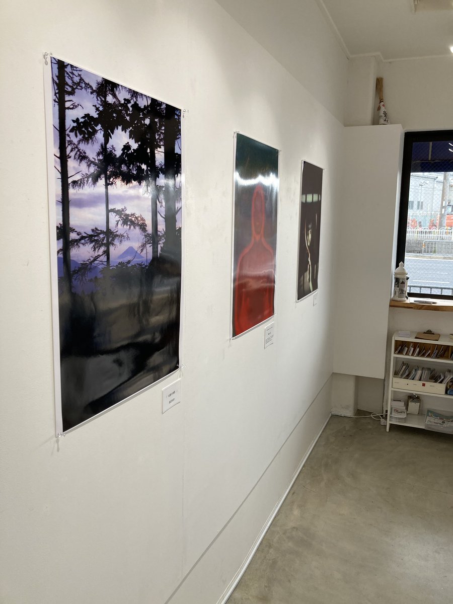 ポスターサイズ写真展、始まっております。
皆様、この一枚！的な個性的な作品が多いです。