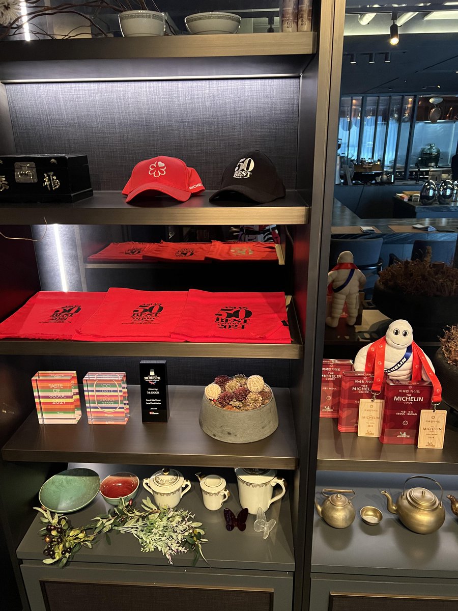 LilCoolKay4's tweet photo. ��도가 마치 미용실처럼 색감이 화려했어요💈
가리비 구이🐚, 버터 생선구이🐟, 한우🐂 모두 정말 맛있었어요😋
1인당 1,000원도 안 되는 가격에 멋진 한 끼, 요리가 창의력으로 가득했답니다. https://t.co/qkg2mXMDAW
