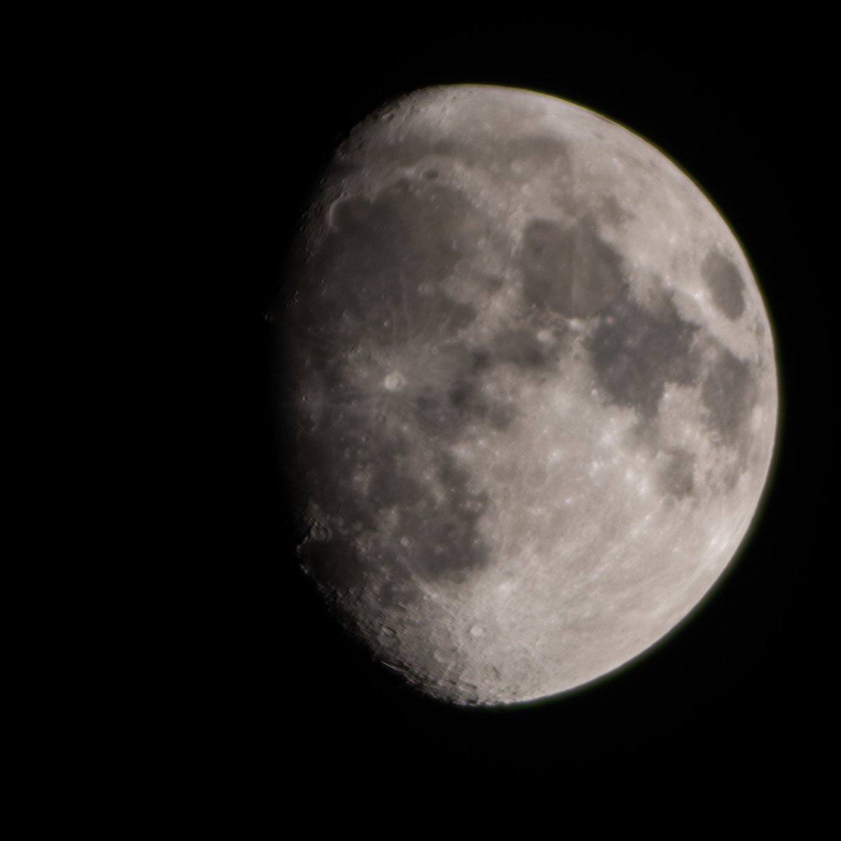 JakeLeask's tweet image. A picture I took of the #moon in
@BlackCanyonNPS
. Edited by my wife @StudioLavaCustoms on
@instagram
because she is an amazing #Artist

#wildlife @jaredpolis #NaturePhotography