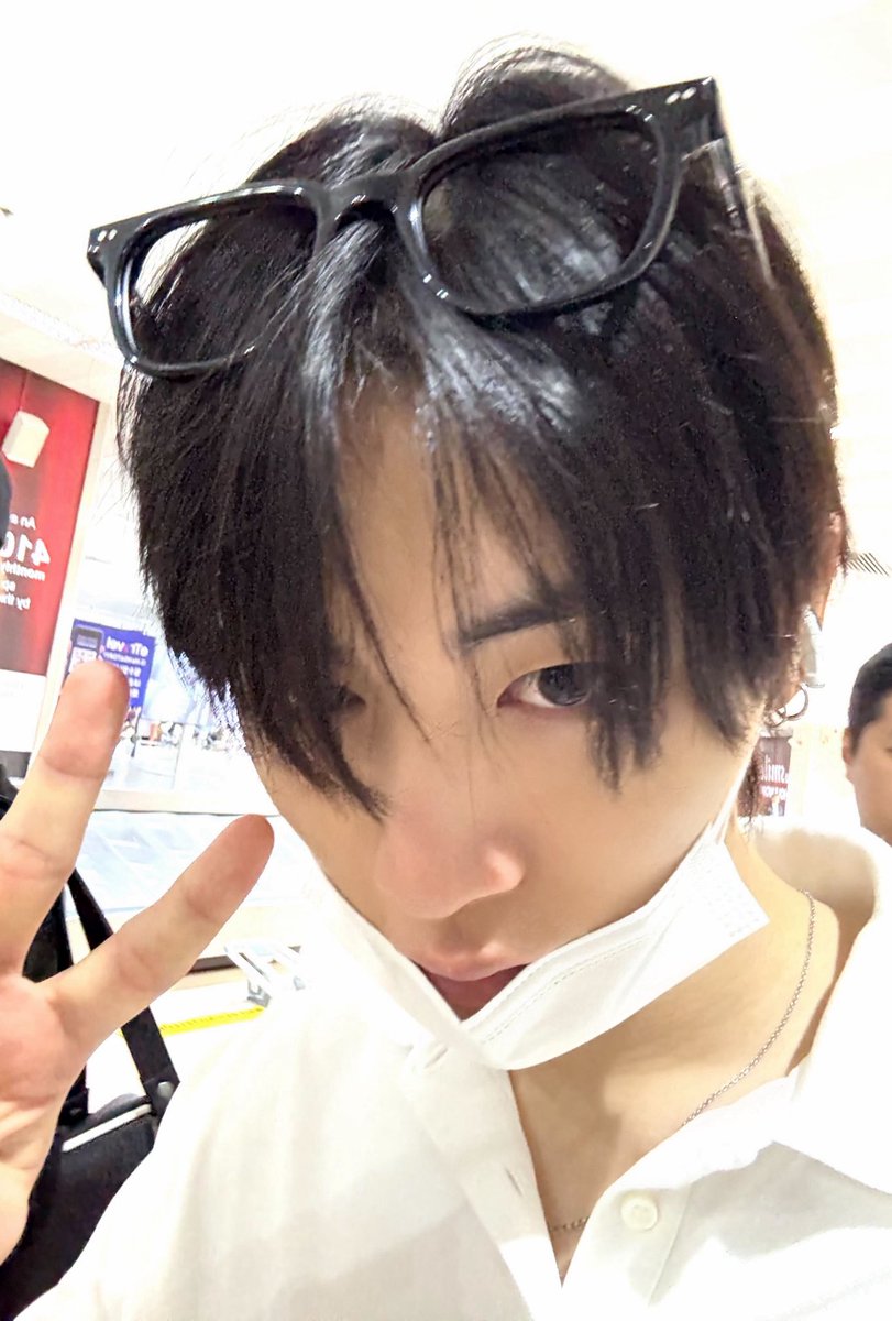 bndwiki's tweet photo. 🌟 [#WEVERSE UPDATE] 250911 #TAESAN 

Arrived in Philippines~ https://t.co/94asPF1Kyi