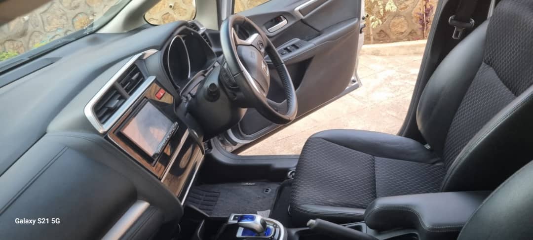 Tiguleni koma🙃🙏
Or simply retweet

UNREGISTERED HONDA FIT NEW SHAPE just arrived

23.5M negotiable

Fully duty paid, model 2015, cruise control and of of extras, low milage, immaculate condition

We're in blantyre but titha kunvana

Dm/call 0996109989 or 0981966827