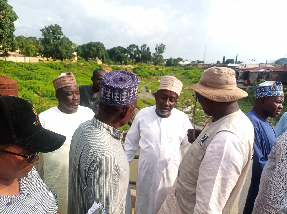 NEWMAP_NIGERIA's tweet photo. The Team was received by the Niger State Project Coordinator, Mr. Usman Garba Ibeto, &amp; SPMU staff, the team toured flood/gully erosion sites across the state. 🌍🌱 #FPMU #SPMU #NigerState #ErosionControl #ClimateAction #Nigeria https://t.co/bNczl2gKkS
