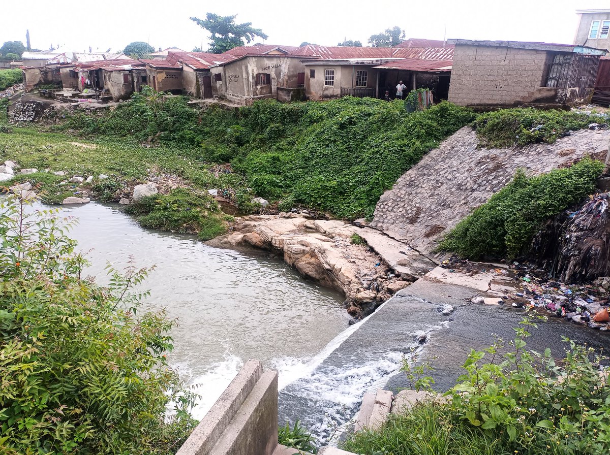 NEWMAP_NIGERIA's tweet photo. The Team was received by the Niger State Project Coordinator, Mr. Usman Garba Ibeto, &amp; SPMU staff, the team toured flood/gully erosion sites across the state. 🌍🌱 #FPMU #SPMU #NigerState #ErosionControl #ClimateAction #Nigeria https://t.co/bNczl2gKkS