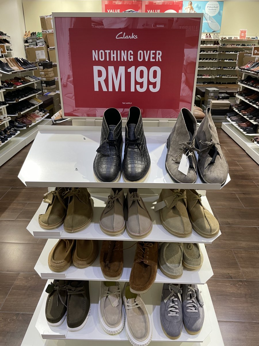 twt_bajet's tweet photo. Shopping dengan wife dekat Mitsui KLIA. Ada sales semua kasut Clarks bawah RM199. Kalau sangsi boleh compare dengan online price.

Very good price. Saya beli chelsea boot suede. Tanya promoter sampai bila sales, katanya sehingga hujung bulan Sept. https://t.co/Ny9ujXBbuD