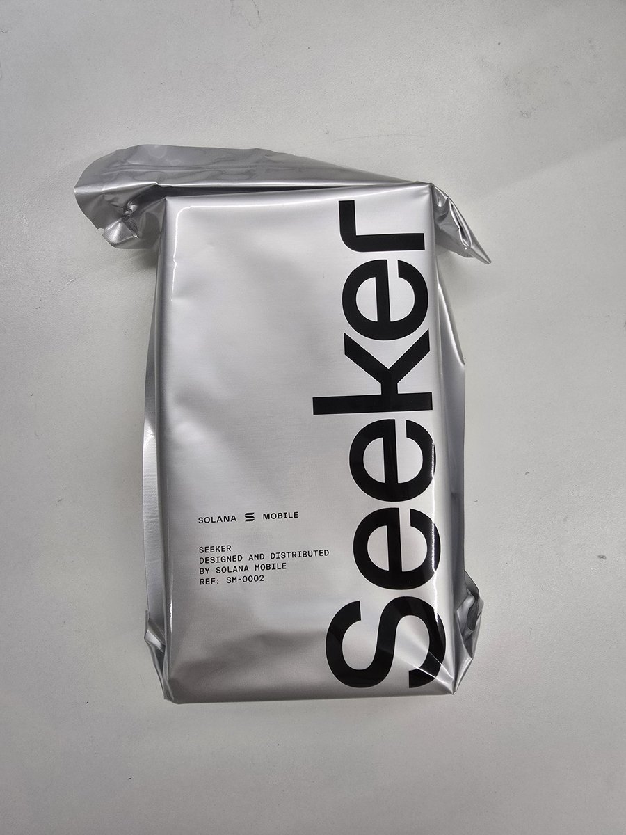 x00py's tweet image. It has finally arrived, @solanamobile. Where do I find out where all the air drops are?