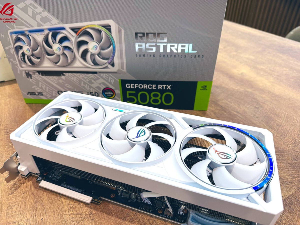 ASUSのROG-ASTRAL-RTX5080-O16G-WHITEかっちょいいいいい！！！！！！！！