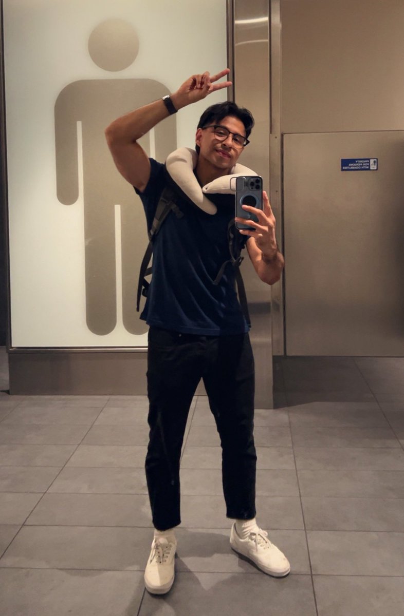 Can’t skip the classic airport bathroom pic. ✈️
