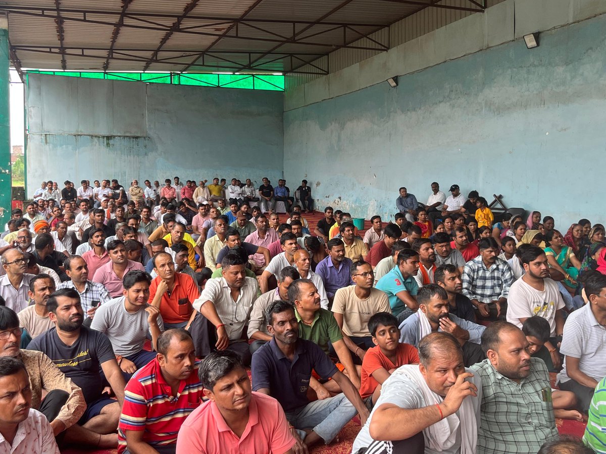 <a href="/PMOIndia/">PMO India</a> <a href="/CMOfficeUP/">CM Office, GoUP</a> <a href="/UPPCLLKO/">UPPCL</a> <a href="/aksharmaBharat/">A K Sharma</a> <a href="/MdPvvnl/">MD Pvvnl</a> <a href="/PankajSinghBJP/">Pankaj Singh</a> <a href="/dr_maheshsharma/">Dr. Mahesh Sharma</a> <a href="/CeoNoida/">CEO, NOIDA Authority</a> <a href="/dmgbnagar/">DM NOIDA Gautam Buddha Nagar</a> <a href="/KiranSi08134997/">Kiran Singh</a> <a href="/guptajyoti27780/">jyoti prasad</a> <a href="/Amitkr2394Kumar/">Amit Kumar</a> <a href="/JatanYadav12/">जतन यादव सोरखा</a> <a href="/ParmeetSin82660/">Parmeet Singh</a> <a href="/raajyadav3121/">raaj yadav</a> <a href="/SunilKu29343573/">Sunil Kumar</a> <a href="/RajanS4951/">Rajan Singh</a>
<a href="/SunilKu29343573/">Sunil Kumar</a> 
एक नज़र 
विशेष...