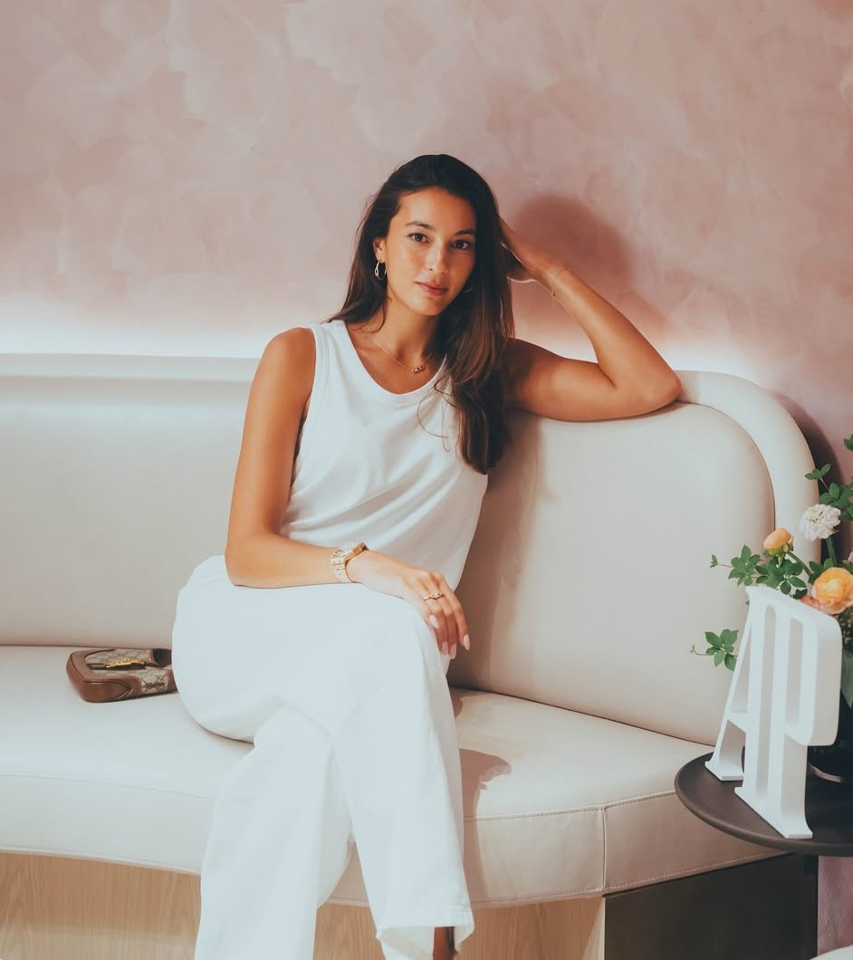 Bonne journée à tous avec la magnifique Sara Balzer !
Quelle femme     😍 🤤