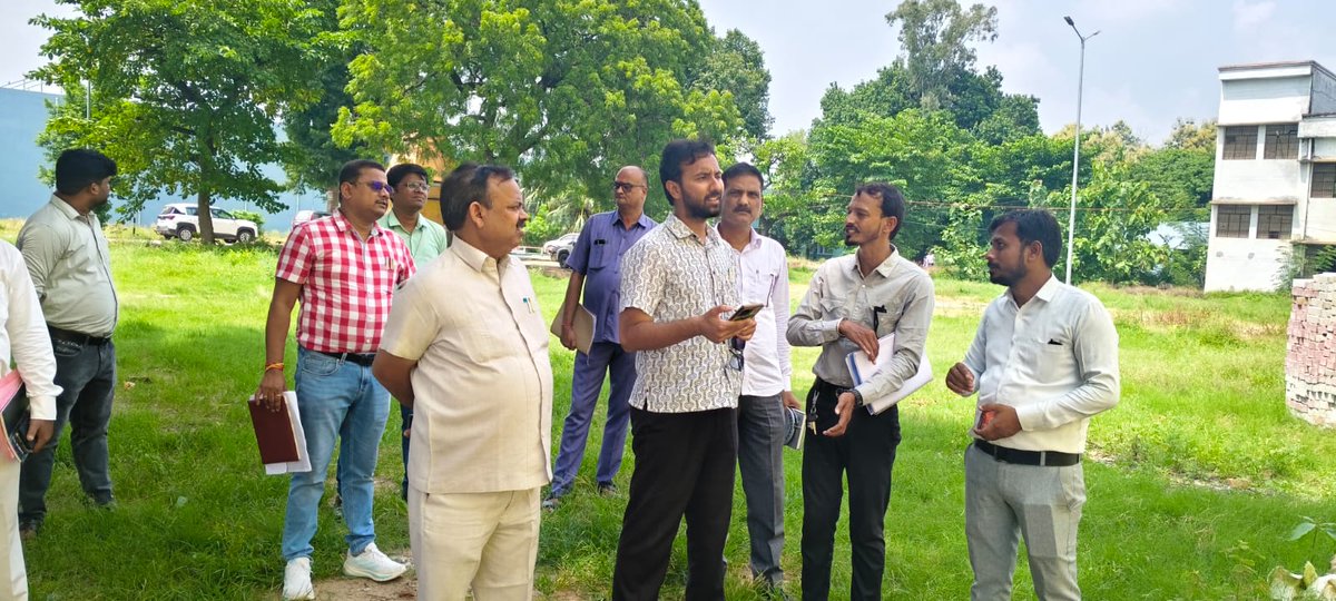जनपद-बस्ती में मुख्य विकास अधिकारी महोदय द्वारा मेरी किताब मेरी कहानी, विद्यालय एवं आई0टी0अ ाई0 कालेज का निरीक्षण किया गया। #CMOfficeUP <a href="/UpRuralDev/">ग्राम्य विकास विभाग, उत्तर प्रदेश</a>