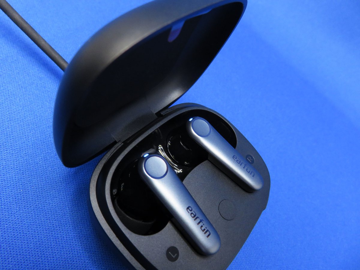 zeta_masa's tweet image. #EarFunの秋
愛用中のEarFun Air Pro3【ノイズキャンセリング】【外音取込モード】【ゲームモード】【ワイヤレス充電・急速充電対応】【マルチポイント接続】など多機能で、低音重視の迫力あるサウンドを奏でてくれて満足度の高いワイヤレスイヤホン。