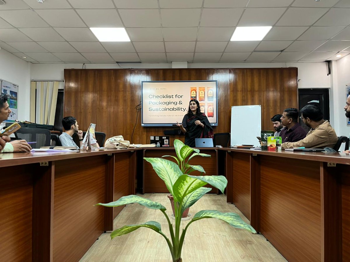 BhoomiKaEco's tweet image. Glimpses of the day 2
Our training continued yesterday with engaging sessions on Food Labelling, Packaging, and Sustainability.
Participants explored how eco-friendly packaging and clear labelling can boost market trust while promoting sustainable choices.
#BhoomiKa #Locavore