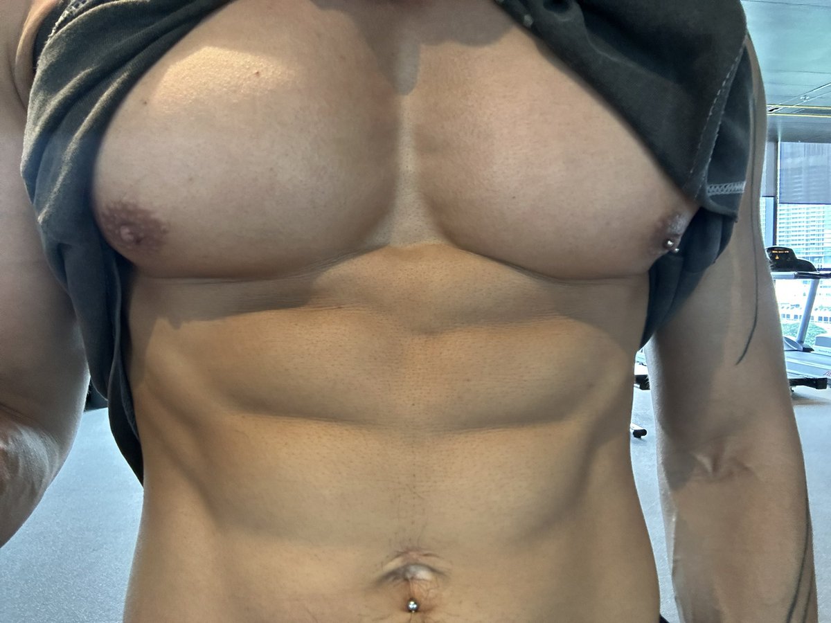 tc_kpc's tweet photo. Do you want to play with these chest?
By the way, suck or lick?
#chestgame #chest #nipples #musclebro https://t.co/8OSEshwKbh