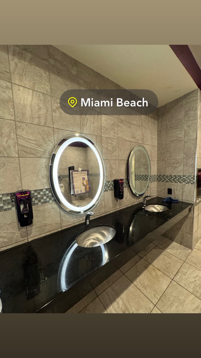 bigazzwhale's tweet image. WORTHLESS DEFLATION PAPERS

Miami, Florida 09/11/2025 📌 🌎 
@NikolaiHauckx @buyworthless #worthless