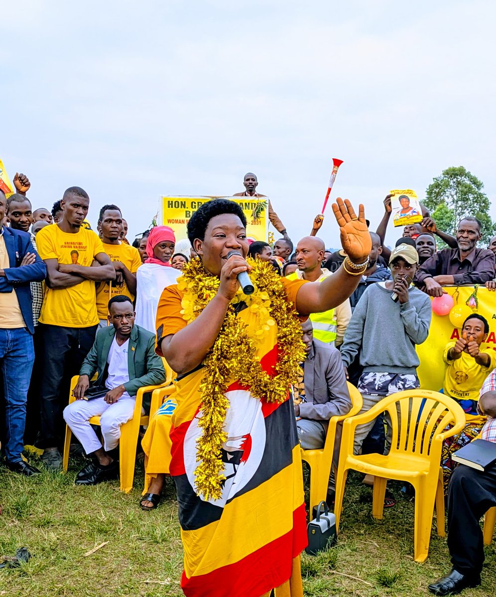 #BirthdayGirl.Hon Jeniva Nalongo is +1 today 🎉🎉🎉 where is venue for cake 🤣
<a href="/Rubirizimag/">RUBIRIZI EDITION MAGAZINE</a>