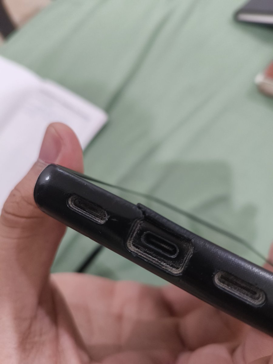 codeblech's tweet image. ts not tuff @dbrand 🥀💔