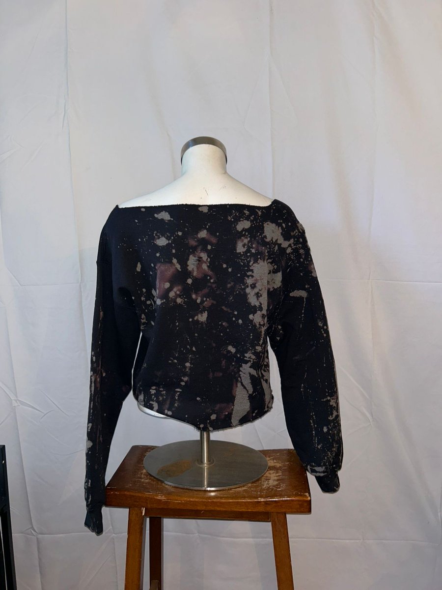 🖤⚪ Retro vibes, handmade style. Our San Antonio Spurs lace-up in the black bleached colorway is bold, edgy, and ready for game day. ✨ One-of-a-kind, just like your Spurs pride. 🏀

#SanAntonioSpurs #SpursNation #RetroStyle #BleachedVibes #HandmadeWithLove #CamiCoLace