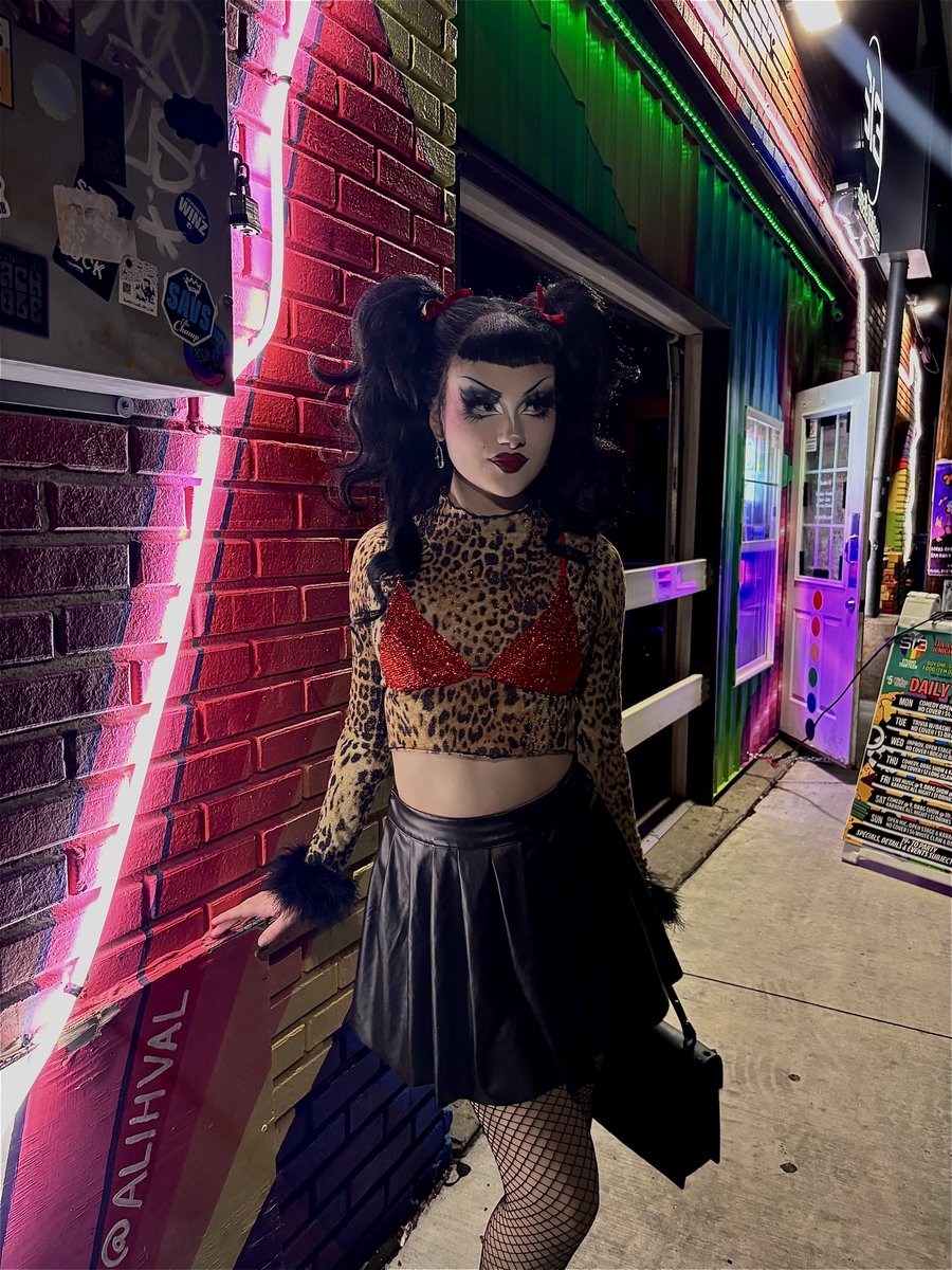 Hellvetica tweet media