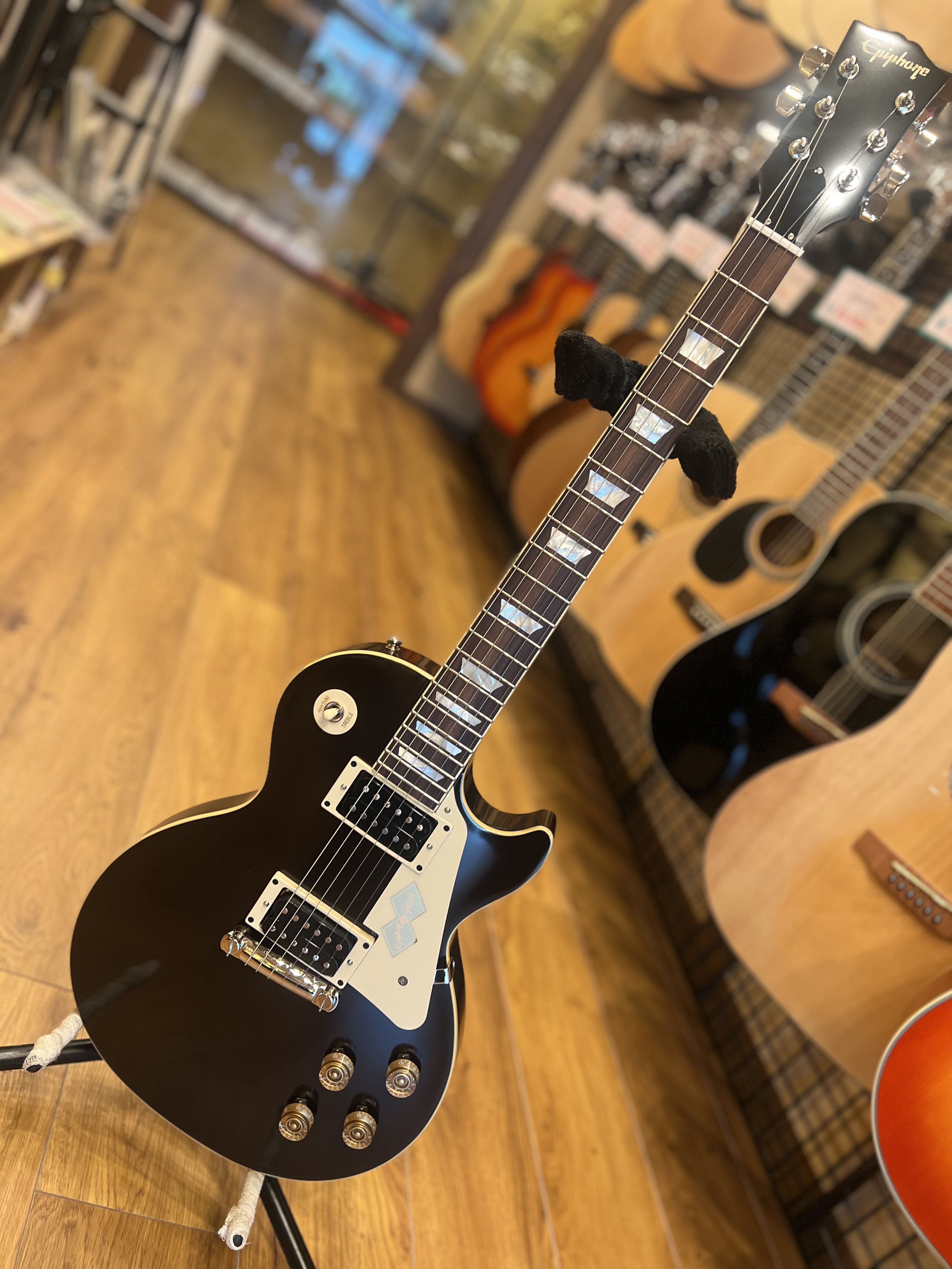 ジャンク品 Epiphone Les Paulのボディ・ネックのみ 抜け殻 ジャンク品 Epiphone Les Paulのボディ・ネックのみ 抜け殻