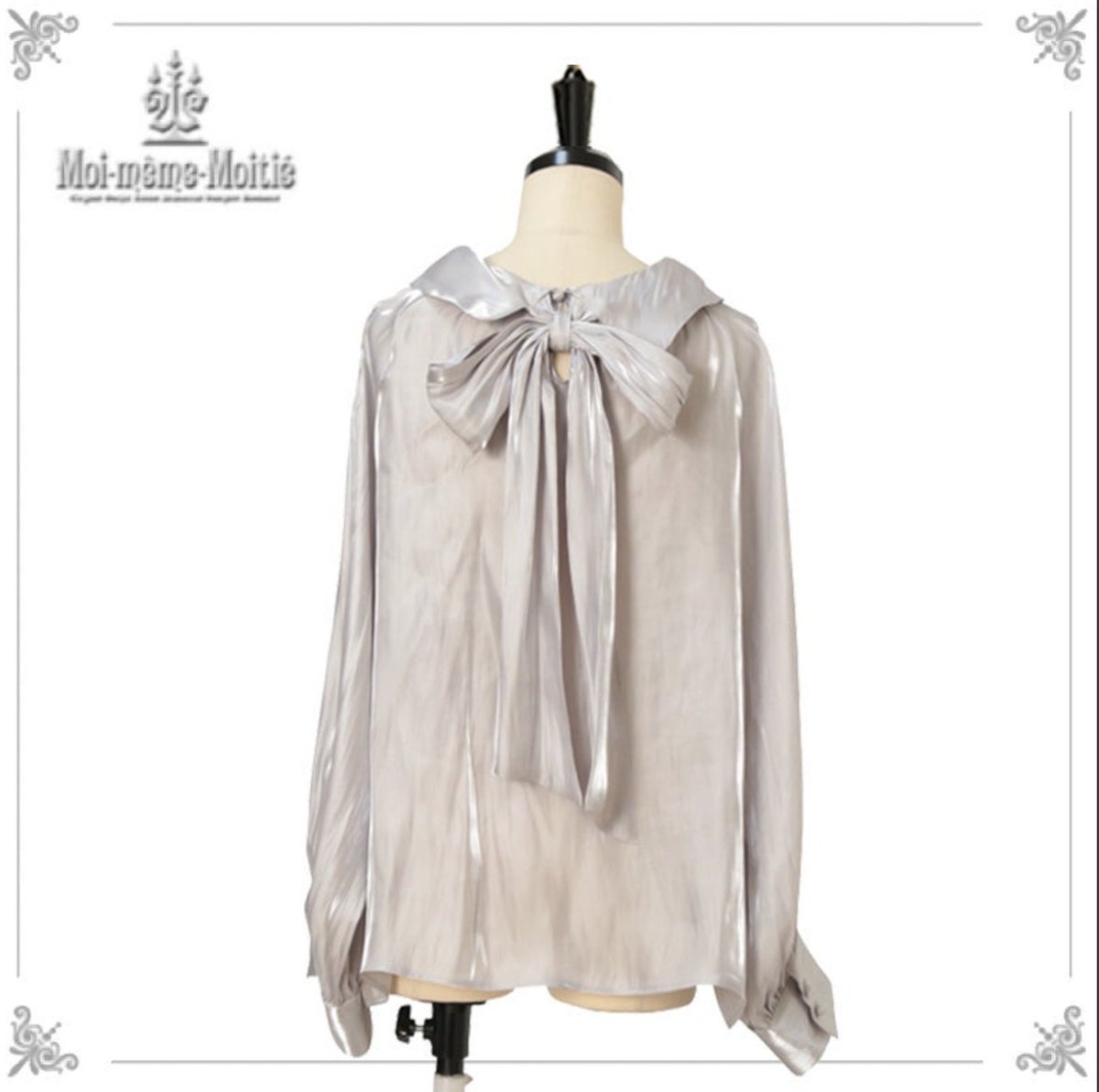 Moi-même-Moitié Back ribbon blouse / 블랙, 프리 사이즈 / 7만원
하자 따로 없지만 몇번 외출한 점을 고려해서 저렴하게 판매합니다.
문의는 댓글이나 디엠 주세요.