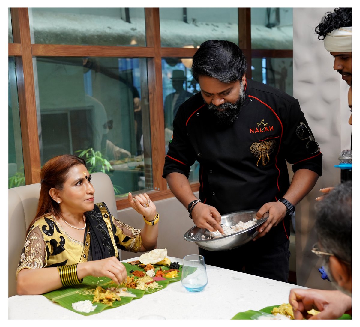 Beenaseematti's tweet photo. An amazing Onam day at Yaacht Kitchen, filled with the most wonderful experience. A Grand Onam Sadya by Chef Nalan that truly stole the show. https://t.co/x3nphLrrew
