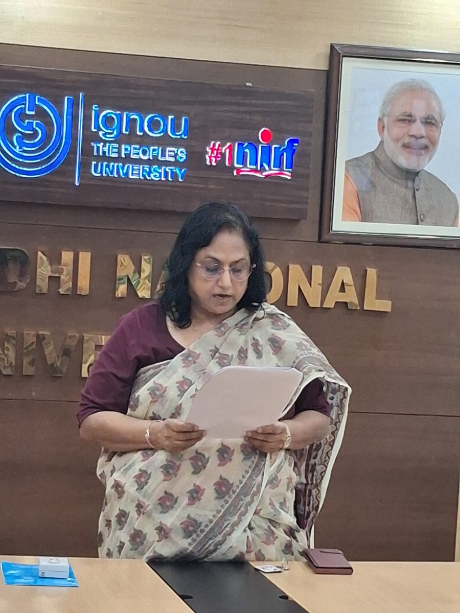 #SwachhBharatAbhiyan #SwachhataHiSeva 

Prof. <a href="/uma_kanjilal/">Uma Kanjilal</a> <a href="/IgnouVc/">VC, IGNOU</a> administered the Swachta Pledge to IGNOU employees across India