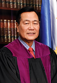 IanIslander3's tweet photo. TV5 reports that President Marcos has picked former Associate Justices Antonio Carpio and Estela Perlas-Bernabe for the Independent Commission that will investigate corruption issues. The Commission will have 3 to 4 seats.

@DeusXMachina14 @QuingAndre https://t.co/UXdQsZTCyH