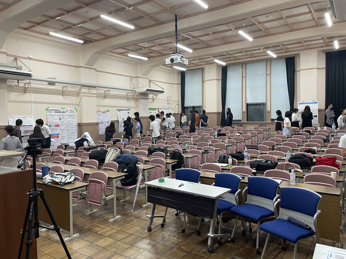 jcss_wakate's tweet photo. 第13回認知科学若手の会ワークショップを開催中です！大会前日ということもあって、現在ポスター発表セッションが大変賑わっております！！ https://t.co/8h5HwhypTw
