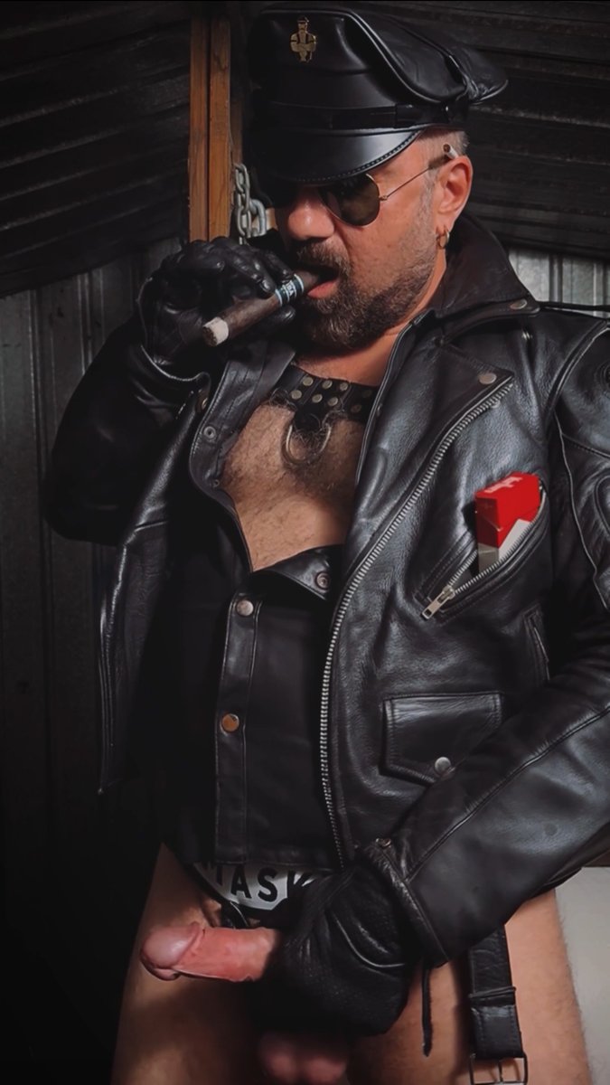 Big Daddy! 
onlyfans.com/verbaldaddy