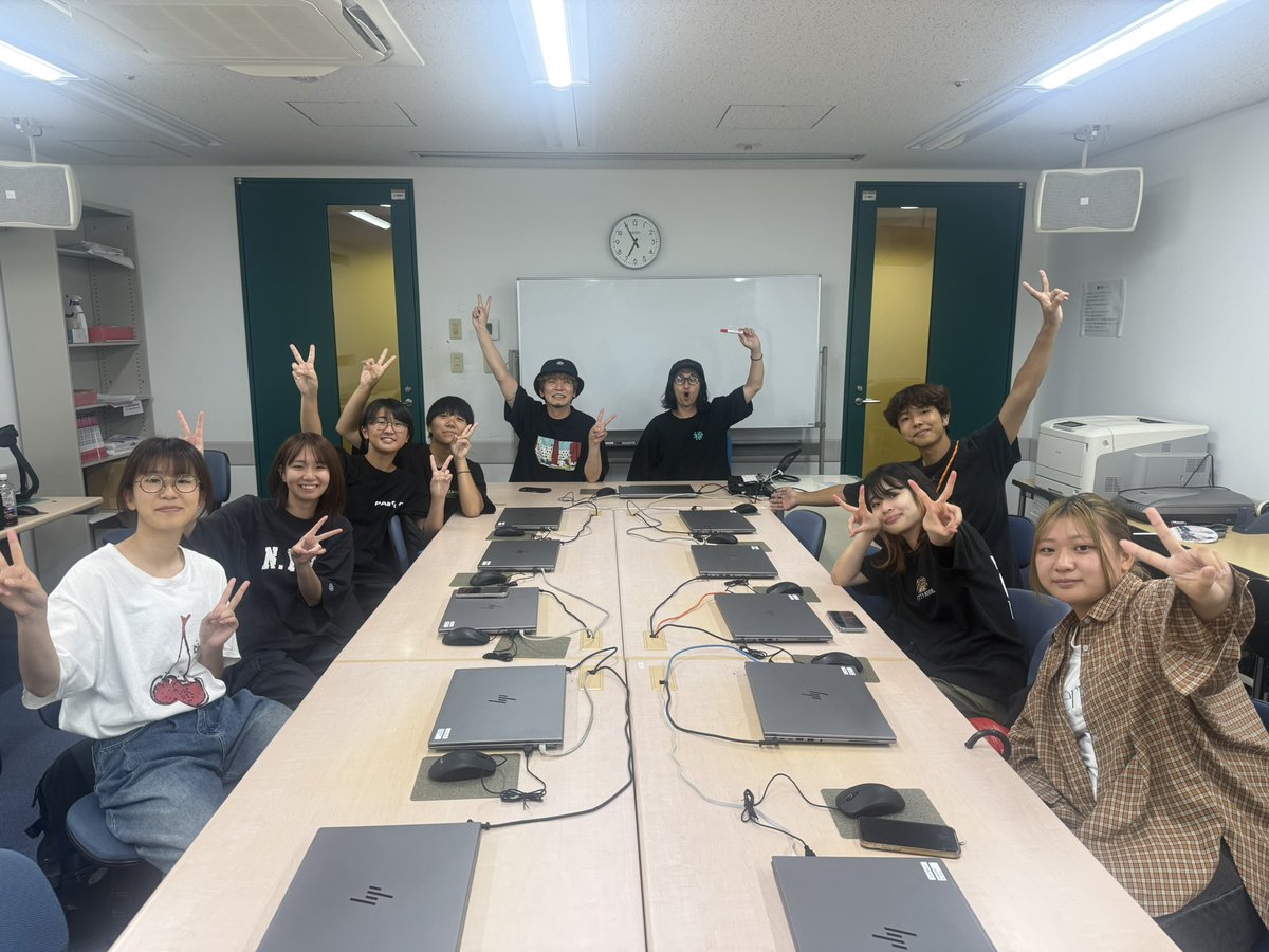 esp_mscl's tweet photo. 本日、ダイスケさんとキヨシさんに
お越しいただきました!ありがとうございます😆
マスコロまで、残り9日…❗️
緊張とわくわくが交差していますが、
この経験ごと楽しむつもりで、精一杯やらせていただきます!
よろしくお願いします!🔥💪
#MASTERCOLISEUM’25 #マスコロ #大阪
#音楽 https://t.co/NNO1FoQygN