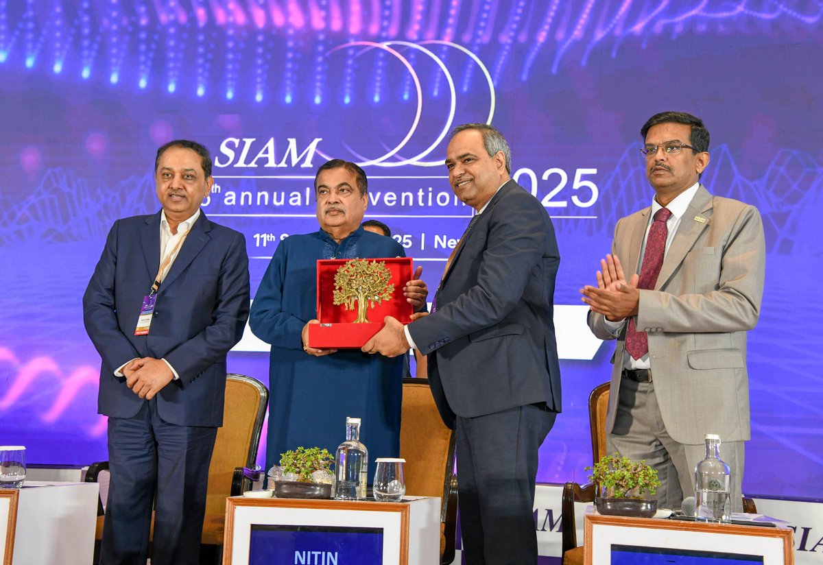 PIBIndiaMoRTH (@pibmorth) on Twitter photo Shri Nitin Gadkari outlined the Government’s vision for sustainable transportation at 65th Annual Convention of SIAM.
🔗pib.gov.in/PressReleasePa…
<a href="/nitin_gadkari/">Nitin Gadkari</a>
<a href="/OfficeOfNG/">Office Of Nitin Gadkari</a>
<a href="/PIB_India/">PIB India</a> Shri Nitin Gadkari outlined the Government’s vision for sustainable transportation at 65th Annual Convention of SIAM.
🔗pib.gov.in/PressReleasePa…
<a href="/nitin_gadkari/">Nitin Gadkari</a>
<a href="/OfficeOfNG/">Office Of Nitin Gadkari</a>
<a href="/PIB_India/">PIB India</a>