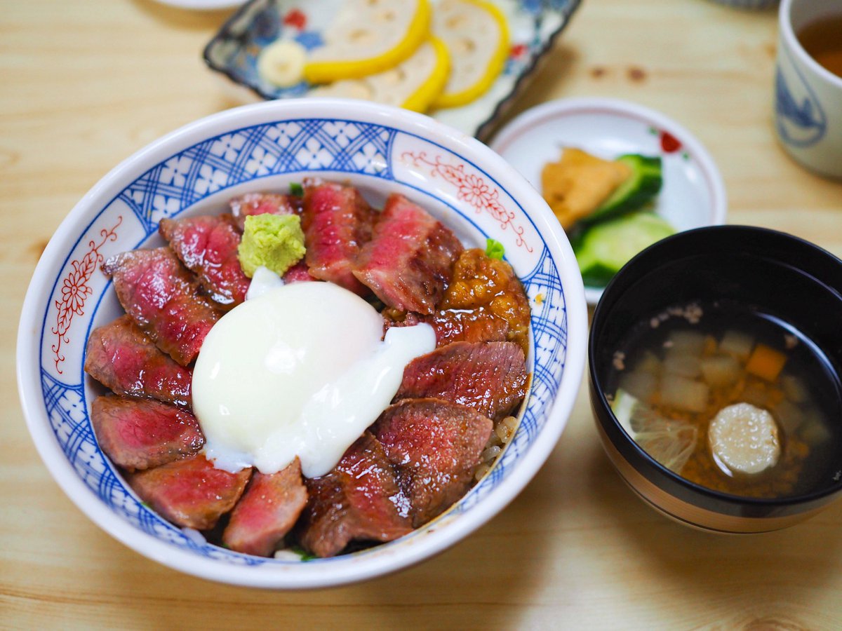 ご当地丼集🍚Part1
①平目漬丼 せんべい汁セット
青森県 八戸市 / みなと食堂
②ソースカツ丼
福井県 大和田町 / ヨーロッパ軒 大和田分店
③デミカツ丼
岡山県 岡山市 / 食堂やまと
④あか牛丼
熊本県 阿蘇市 / いまきん食堂
#旅行 #観光 #ご当地グルメ