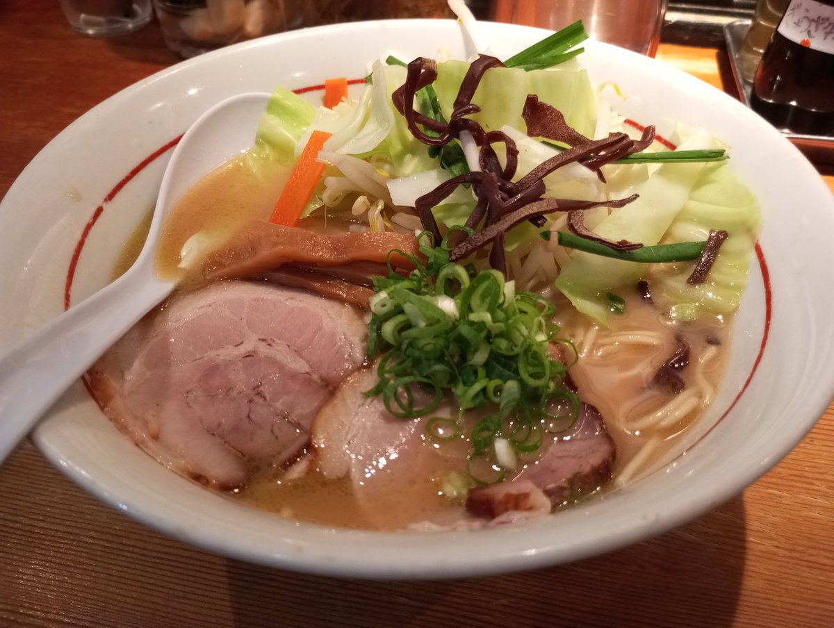 野菜ラーメンmgmg
#木曜日はラーメンの日