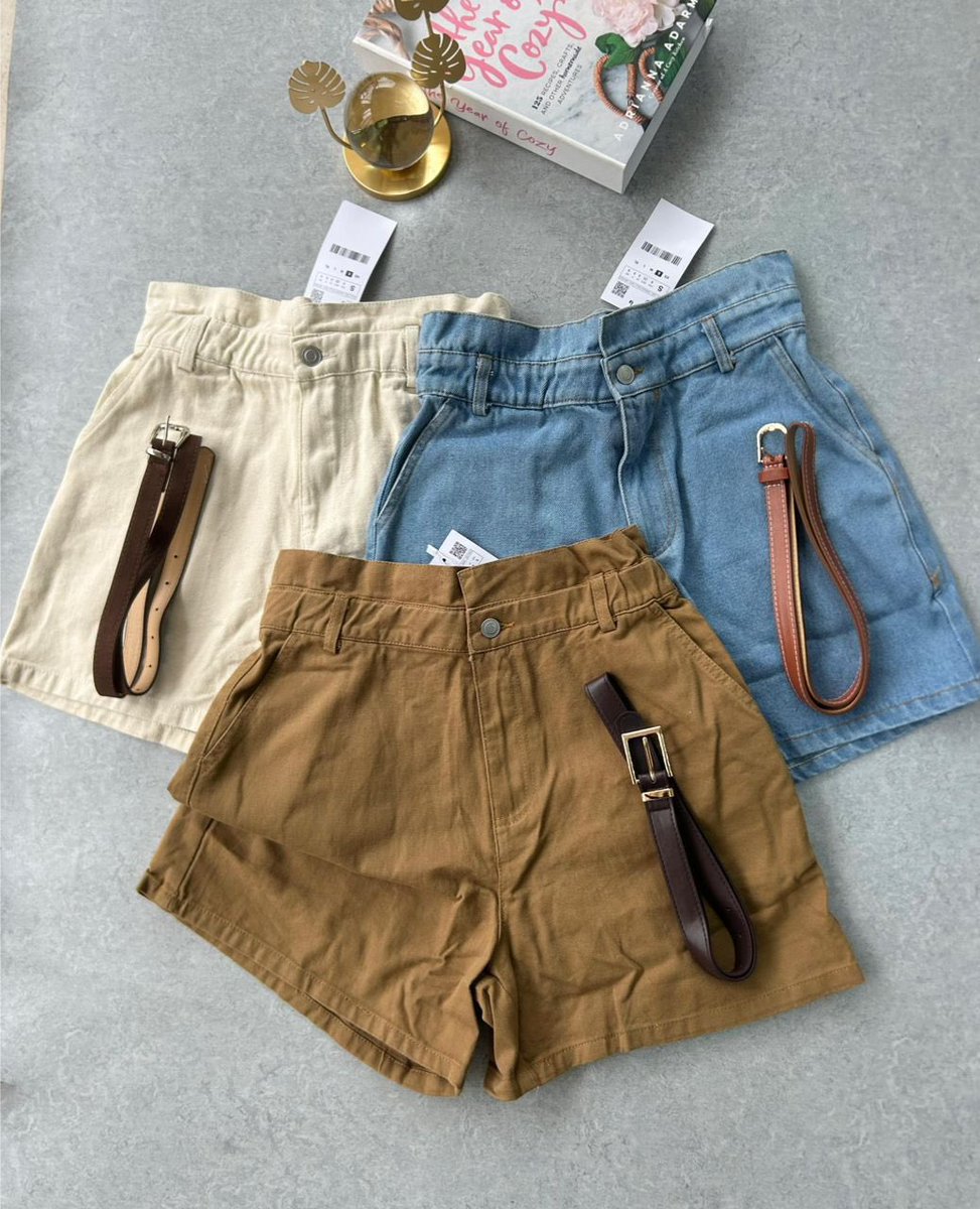 Classictrendx's tweet image. 🔥 New In 🔥
ZR Belted Denim Short 👖✨

💰 35,000 | Sizes: S M L
🎨 3 Colors | ✅ Topnotch Quality

Trendy. Chic. A must-have 😍👌

#ClassicTrends #AbujaFashion #DenimShorts #NaijaFashion #LuxuryStyle
