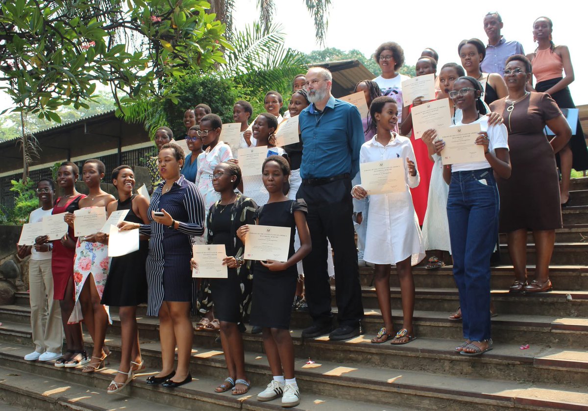 andikamagazine's tweet photo. 👏 23 Young Women Graduate from Sisters in Success Program at American Corner Kamenge 🇺🇸✍️🇧🇮👏

September 3 was a day of pride and celebration at the American Corner Kamenge, where 23 young women graduated from the Sisters in Success program. Over the past month, they immersed themselves in workshops on entrepreneurship, leadership, personal growth, career choices, arts, writing, and sexual and reproductive health; skills designed to help them build a brighter future.

The ceremony brought together participants, facilitators, and partners, with Jeffrey Cole, Public Affairs Officer at the @US_Emb_Burundi joining to honor their achievements. He praised the determination of the graduates, reaffirmed the Embassy’s support for the program, and urged the young women to keep believing in their dreams.

The celebration was filled with emotion. A heartfelt poem by one of the participants captured the spirit of resilience and sisterhood that defined the program. Facilitators reminded the graduates that the journey does not end here and encouraged them to support one another as they take their next steps.

Beyond empowering individuals, initiatives like SIS create safe spaces for young women during the holidays, offering them opportunities to grow, lead, and contribute to their communities. They also strengthen ties of friendship and collaboration between Burundians and Americans.

The day ended with warm smiles, group photos, and a sense of shared accomplishment, a reminder that these 23 young women are not just graduates, but future leaders in the making.

#andikamagazine #writeyourownstory #Burundi #africa #SistersInSuccess #Leadership #Entrepreneurship #DreamBig #AmericanCornerKamenge #USinBurundi