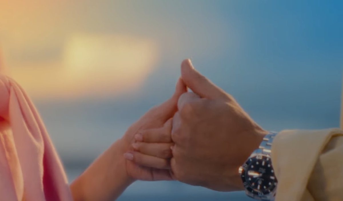 simulauna's tweet photo. they may have different on-screen partners, but at the end of the day, they’ll come back to each other and hold on to their promises. :)

thank you, @lilymusicph <3

DUSTBIA KINAKABAHAN MV DAY https://t.co/cEB9wW2ffK