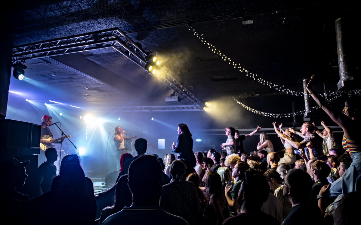 Sports Team return to Portsmouth on Friday 14h November!🚗

Here’s a snapshot of their last show with us, back in 2021. We can’t wait to recreate these scenes, celebrating the release of their third album ‘Boys These Days’🙌

📸 Russ Leggatt
