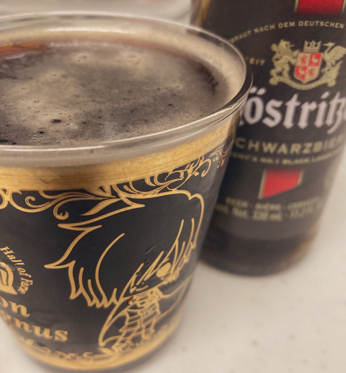 Qya_00's tweet photo. 今日のビール....
めちゃ黒い👀
俺のマグナスがくっきりw https://t.co/Nh9gD7w4tl