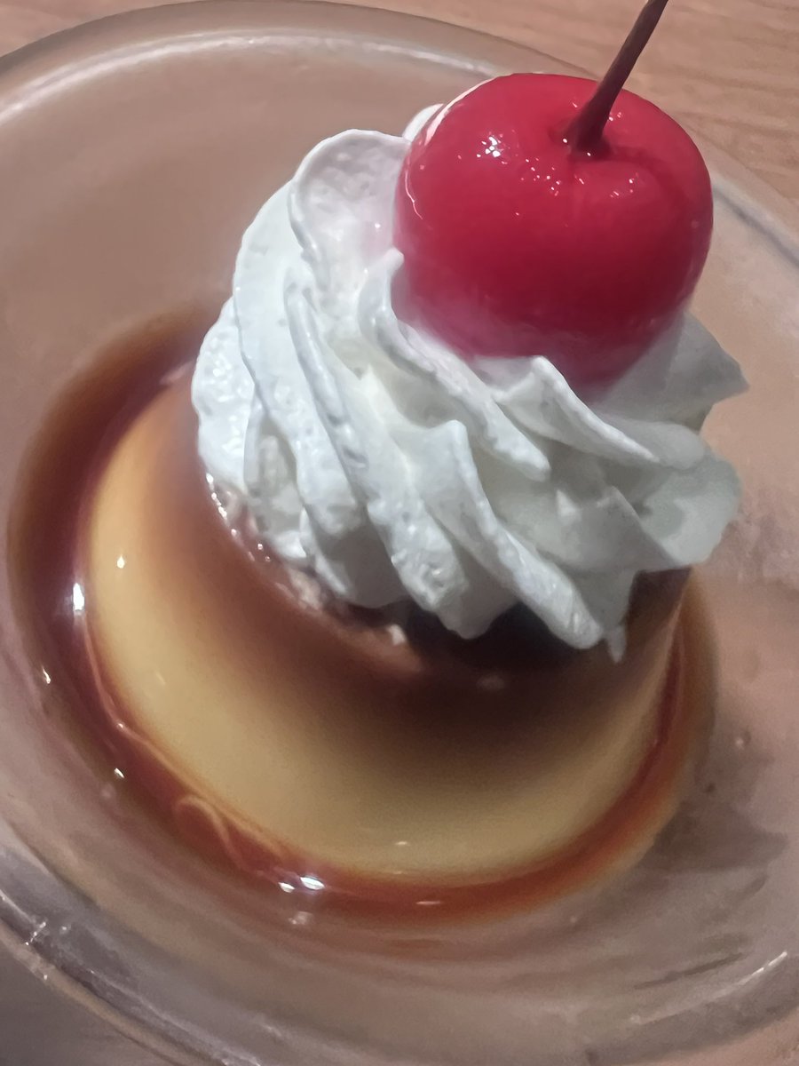 こういう昔ながらの固めのプリンって最高だよね🍮🍒