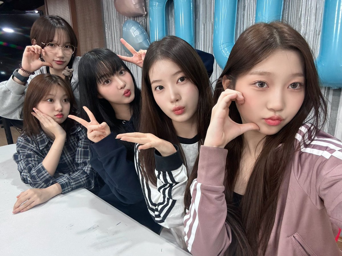 USPEER_official's tweet image. [#UPdate] 250911 DEBUT 100DAY LIVE 📸

기대할테야테야, 윳피성장을기대할테야🥰
유스피어가 무럭무럭 자라🌱 데뷔 100일을 맞이했습니다✨
앞으로도 많은 사랑❤관심❤기대❤부탁드려요⌯&amp;gt;ᴗo⌯

𝗛𝗔𝗣𝗣𝗬 𝗟𝗘𝗩𝗘𝗟 𝗨𝗣 𝗗𝗔𝗬, 𝗨𝗦𝗣𝗘𝗘𝗥💌

#USPEER #유스피어
#USPEER_DEBUT_100DAYS