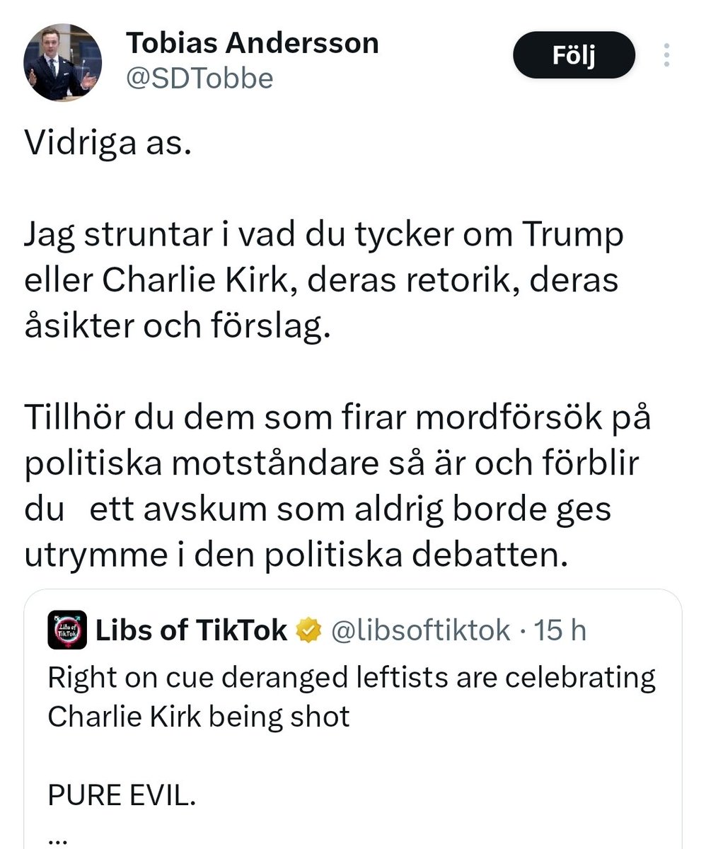 Vem var det nu som sjöng detta på Finlandsfärjan?

”Olof Palme gick på bio, han kom ut strax efter tio. Lisbet såg pistolen blänka, strax därefter blev hon änka. Skottet brann, blodet rann. Olof Palme han försvann.”