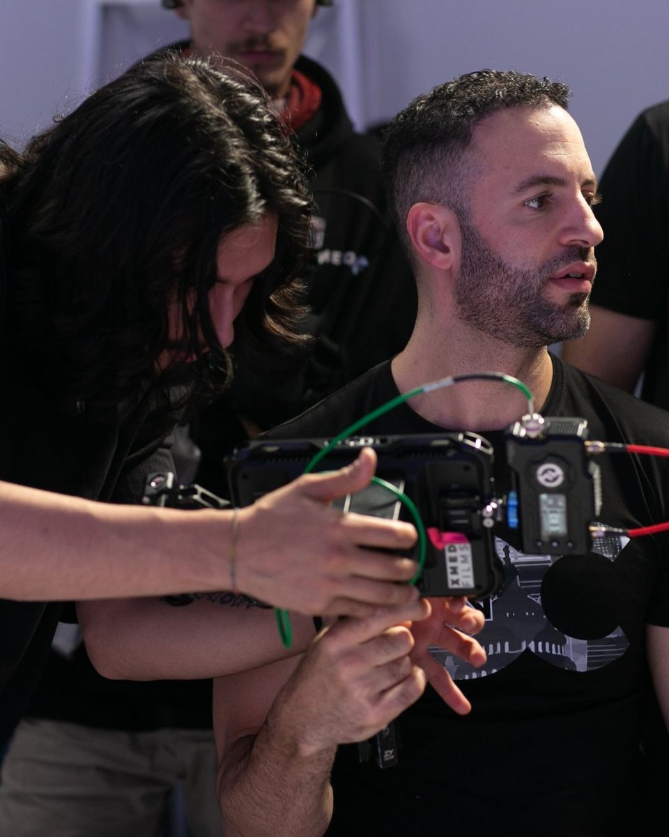 DesignInDC's tweet image. Good design isn’t solo. 🛠️  It’s collaboration. Tension. Feedback. Shared vision.

This is how we build. Together.

#CreativeTeamwork #AgencyLife #DesignEthos #DCDesigners #DesignInDC