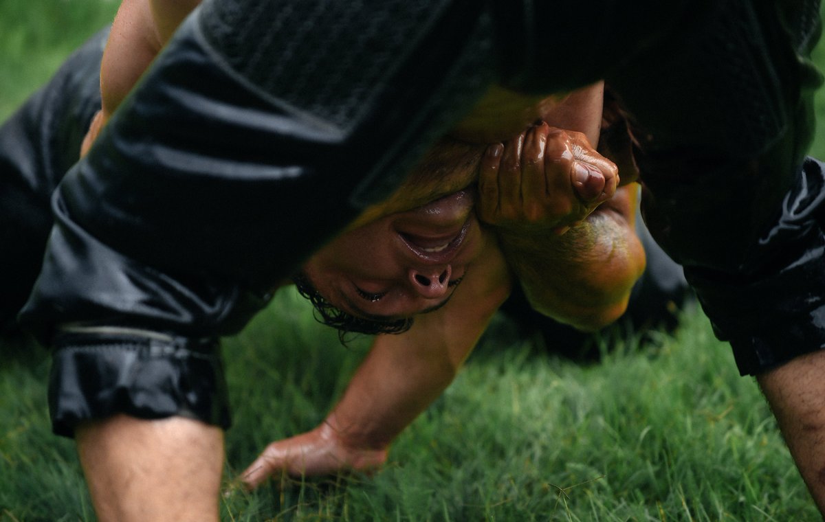 Bulgaristan’ın Cherna köyünde, er meydanı Koca Yusuf’un hatırası için kuruldu.

Her güreş, ustaya bir selam, her mücadele bir hatıra oldu. 🤼‍♂️