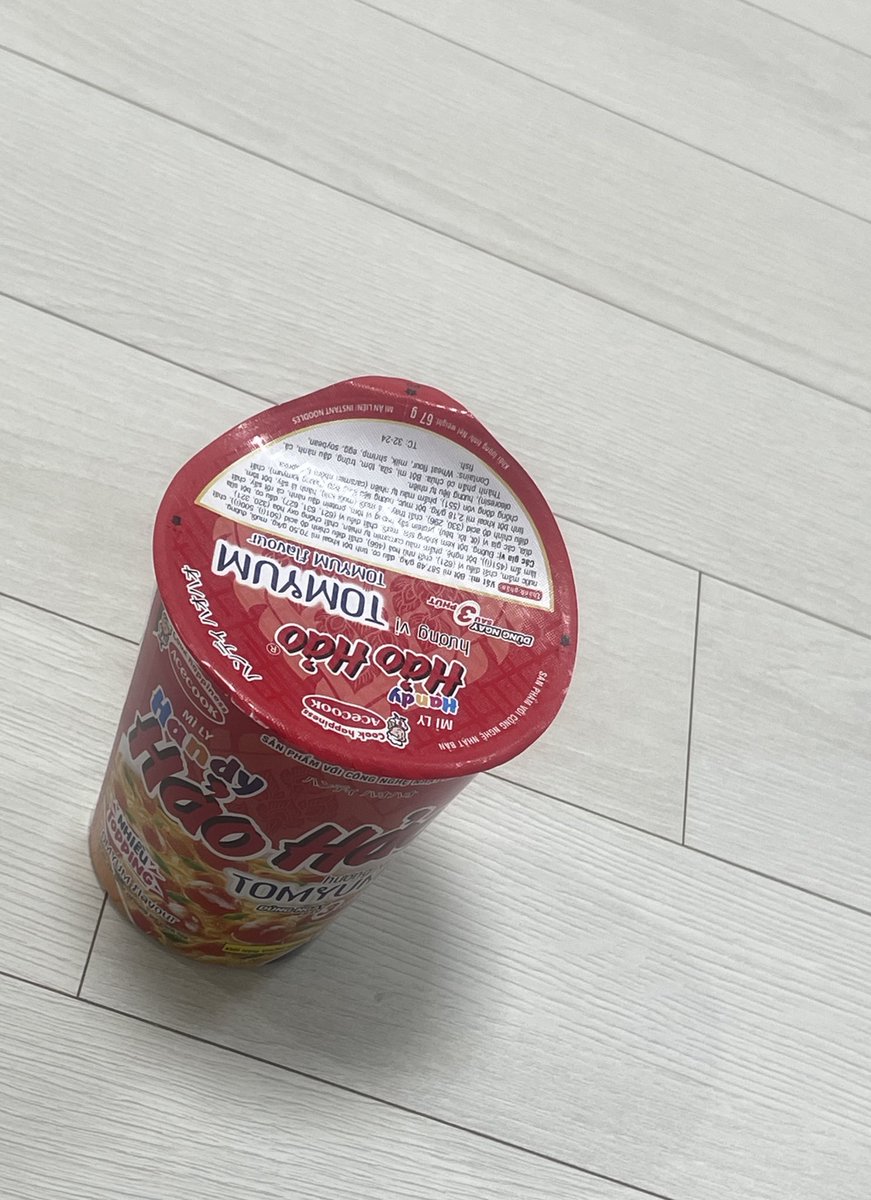 이사 아닌 이사를 했고요… 
원하지는 않았던 발령이고 쬐금 시간 지났지만
뭐든 열심히 해봐야만…
이사는 짜장면이지만 에라몰라 똠얌라면 히히