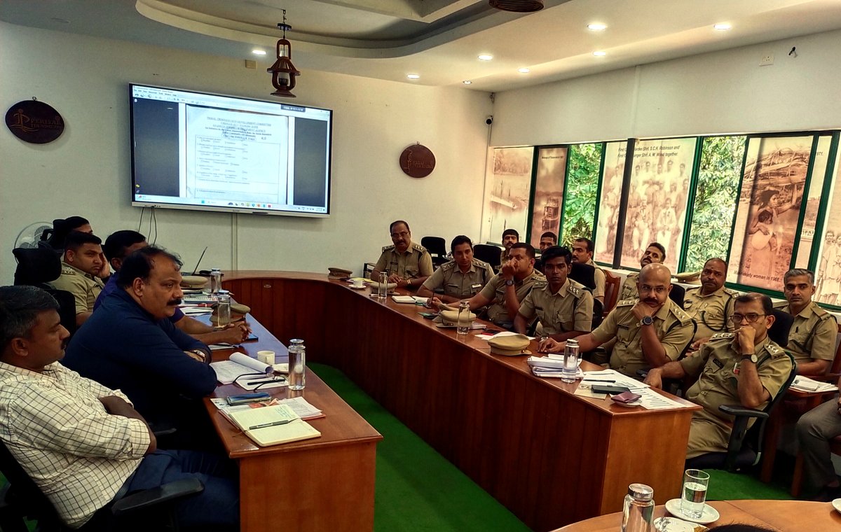 PeriyarTR's tweet image. A Circle Level Ecodevelopment &amp;amp; Ecotourism Review Meeting was held on 11.09.2025. The review meeting convened by the CCF (WL) &amp;amp; Field Director, Kottayam, Shri. Pramod P P, IFS was to access and monitor all activities under Ecodevelopment and CBET in the Circle.  
#ecodevelopment